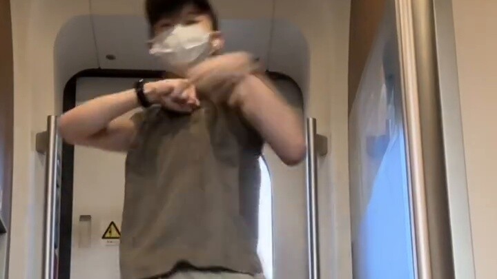 【XG】《GRL GVNG》Man flips on the high-speed train! Septwolves smashes K-pop!!