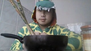 ASMR EATING SOUNDS | MUKBANG - CHICKEN NOODLES
