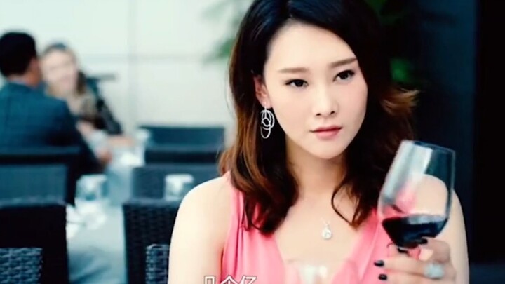 สาวสวยบินมาฮ่องกงเพื่อล้างเงินผิดกฎหมายโดยเฉพาะ แต่พอเธอเปิดปากบอกจำนวนเงิน กลุ่มขบวนการล้างเงินยังถ