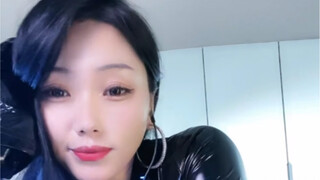 成熟的翼姐展示站姿