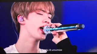 Chặn tiếng thì đã là gì, mạng nước ngoài trực tiếp làm cho họ bản acapella luôn rồi