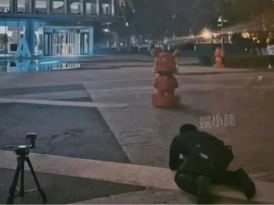 Xiaomi: Dilarang memotret rekan kerja yang sedang mengambil foto