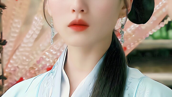 I totally get why people say she’s “as beautiful as a frosty, serene Song dynasty lyric”!