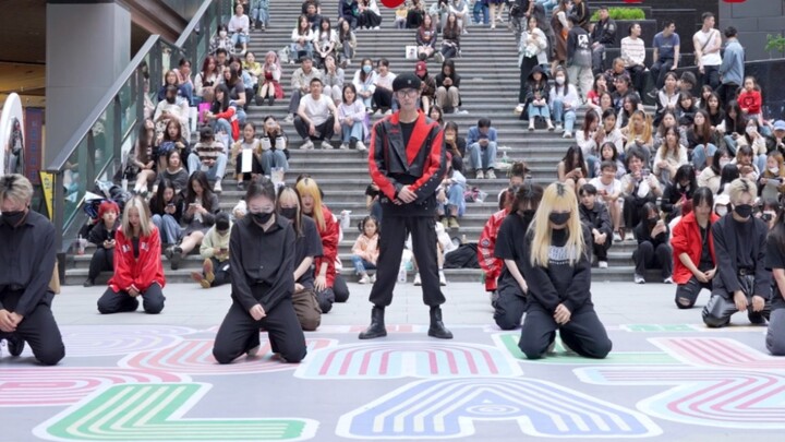 [ดูคนเยอะๆก็สนุก] Not Today-BTS (Kpop บนเวทีสาธารณะที่เฉิงตูซานลี่พลาซ่า)