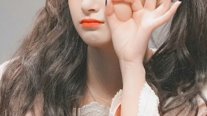 เกิร์ลกรุ๊ปที่อายุเกิน 18 ปีและเดบิวต์ในฐานะผู้ใหญ่ทั้งหมด