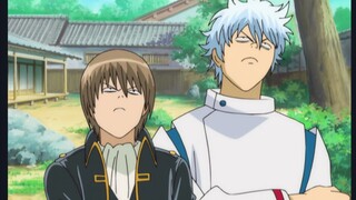 Aku terdiam. Gintoki dan Sougo paling suka "bermain dengan" Hijikata.