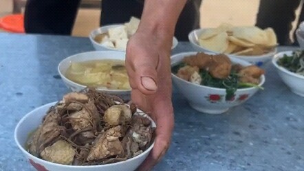 I had just gotten ready when I was spotted. #Rural Banquet #Those Little Things at a Wedding Feast