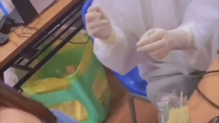 Bạn gọi cái này là… tiêm ư???