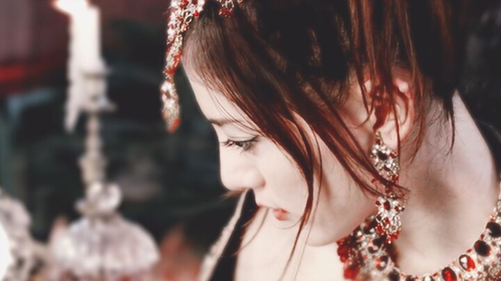 She has a face that’s perfect for gaining popularity, yet she’s actually an artist!!! ———————— [Alan