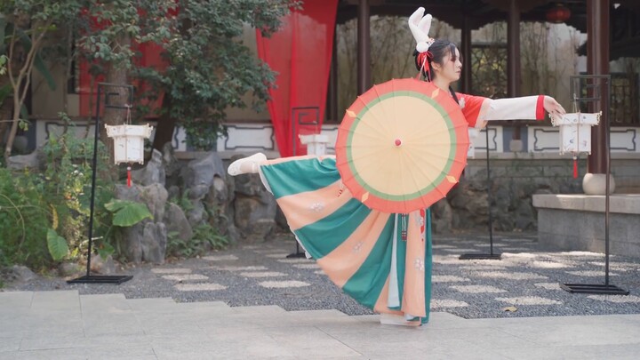 [Little Bear] Hundred Dances of Wonder | Skirt swaying, rabbit ears twitching 🧨 Waiting for someone 