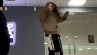 琦琦跳舞的力度真的绝了