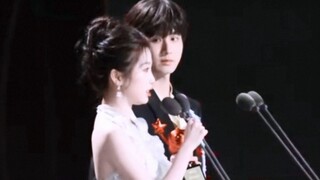 Like the look in the eyes of the beloved Bai Yueguang after she returns to China, wanting to get clo