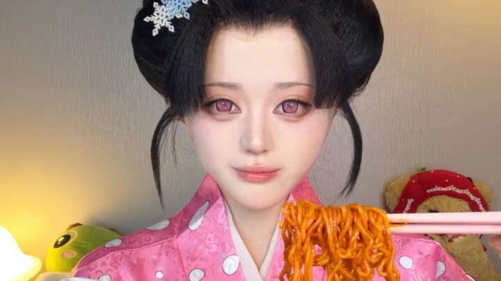 Hari ini makan piringan sajian mie kalkun, yang nggak habis kasih ke Komachi deh～
