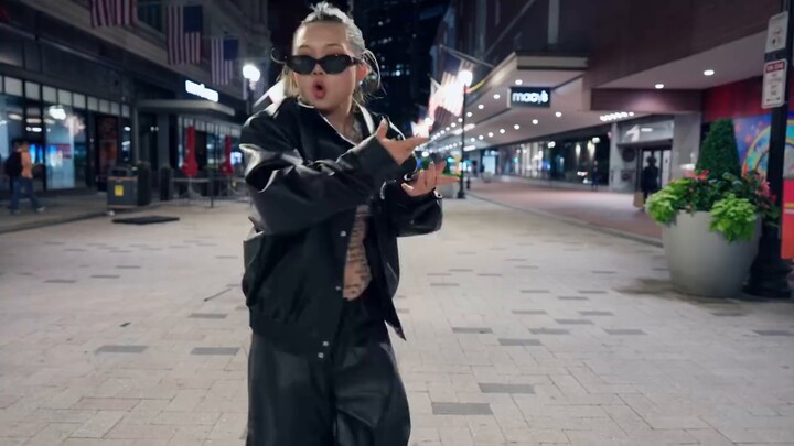 Movie-quality Express Mode cover dance 🏎️Super Junior’s 20th anniversary of debut! I also squeezed i