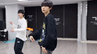 Chen Yiheng | Dance progress is clearly visible! Getting more and more comfortable—sigh 😭 Five Pract