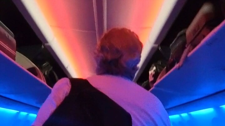 Chen on an immersive business trip! Just landed in Las Vegas—arcades with slot machines line every a