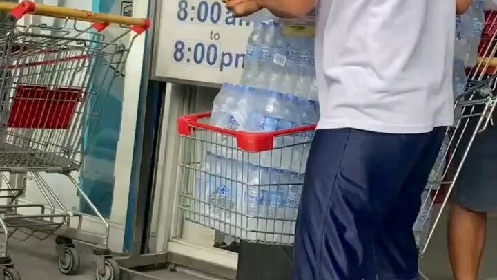 只要我能拥抱世界，那拥抱得笨拙又有什么关系