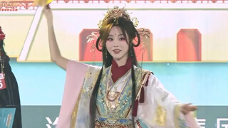 رقص Zhu Zhu على أنغام Ji Ming Yue!!!