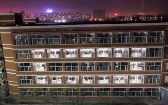 宿舍阿姨：造反啦