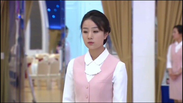 朝鲜国宾宴的服务员，男的是真的帅，女的是真的漂亮！