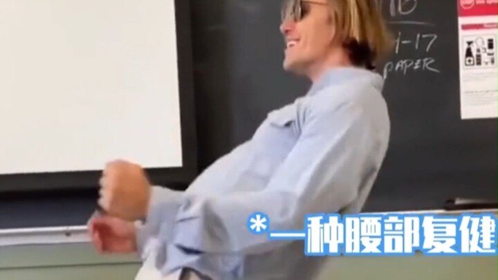 Giáo viên nói rằng nếu cả lớp đều đạt điểm A, thì sẽ nhảy trước mặt mọi người, rồi…