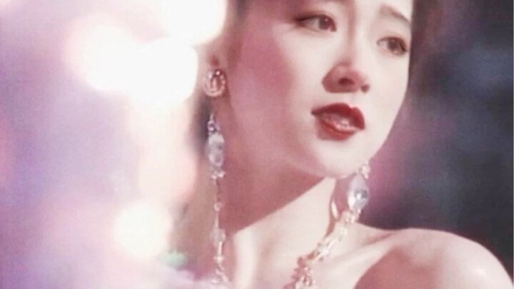 لماذا انحدر مستوى الجمال في عالم الترفيه هكذا؟ هذا هو حقًا وجه إلهي! أخيرًا صدّقت كيف تبدو البطلة ال