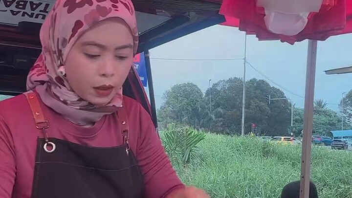 🤯🔥 BEEF & CHICKEN MARTABAK MADE RIGHT ON THE STREET! 🇮🇩🍳🥩🐔
