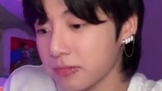 [Taehyung] I refuse to wash! Is there anyone who still doesn't know just how adorable and cute Taehy