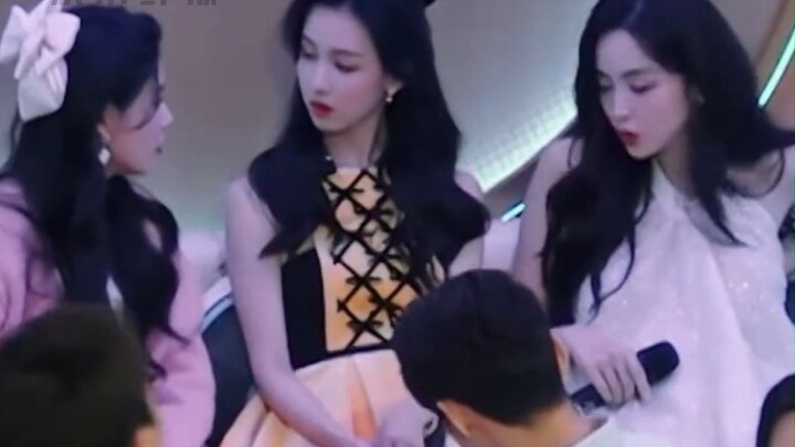 # Hóa ra sao nữ cũng vụng về khi trang điểm, các cô gái thật sự quá đáng yêu!!!