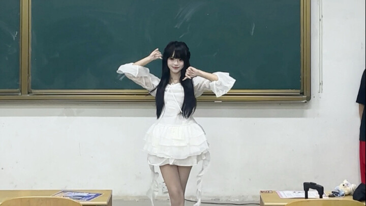 当我在社团宣讲时跳了恋爱告急 同学们超大应援声～