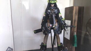 Self-modified 1/6 female soldier figure to show