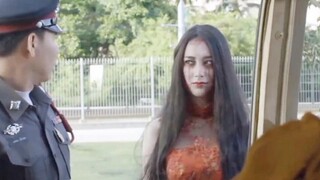 泰国交警：想吓唬我？什么大场面我没见过