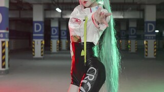 Số 9💚Miku nhảy disco tại bãi đỗ xe