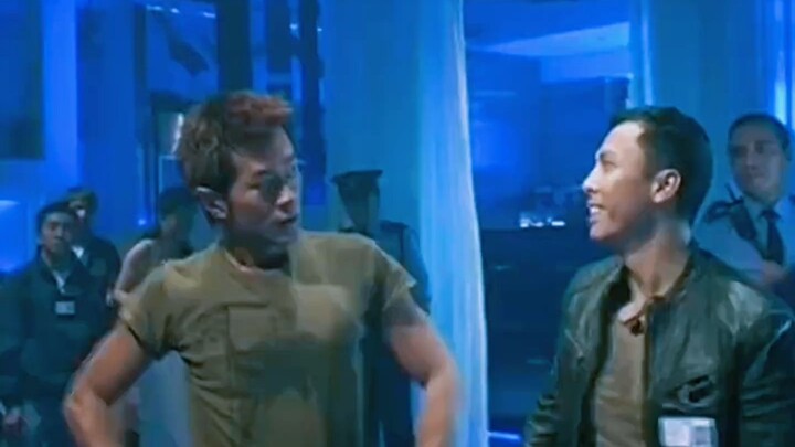 "ผมขอให้คุณถ่ายทำ Flashpoint 2 แต่คุณกลับบอกว่ามีลมแรงหรือฝนตก หลายปีแล้วนะพี่ชาย!"