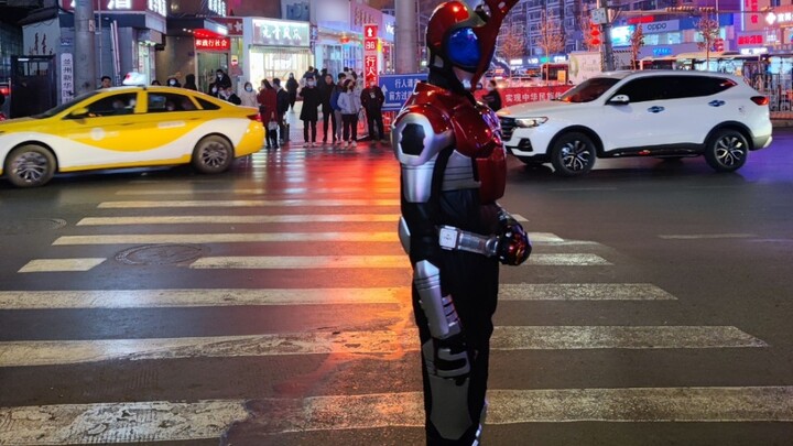 Kabuto King Kabuto's leather case goes out on Lanzhou Central Pedestrian Street! Due to background r