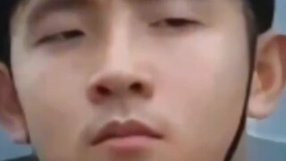 Bagaimana kita bisa melupakan kebencian antara keluarga dan negara kita? Suatu hari, seekor kuda aka