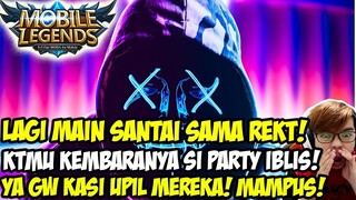 GW KASI UPIL JG NIH PARTYAN! MAU MAIN SANTAI MALAH KETEMU KEMBARANNYA SI PARTY IBLIS COK!