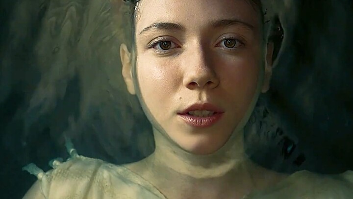 Gadis jelek membeli sebuah guci antik, ternyata secara tak terduga membebaskan jin lampu yang terkun