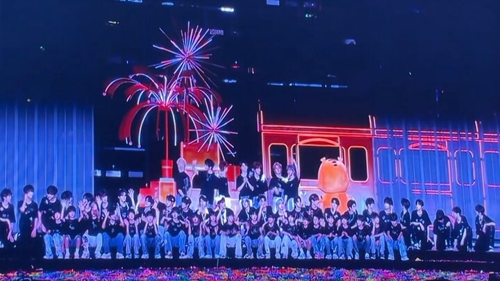 Phiên bản đầy đủ của “Chàng trai nhảy đường phố” và “Karaoke mãi mãi OK” từ gia tộc TF