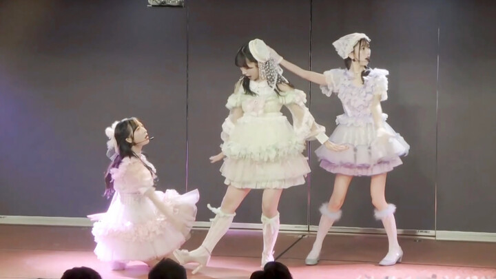 Siapa yang mengajarimu cara membuang kartu kemenangan besar seperti ini?