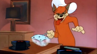 Tái hiện một tuần ở trường của bạn với Tom và Jerry