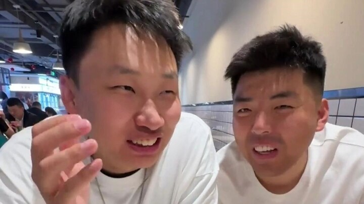 ครั้งแรกที่ตื่นตะลึงกับโรงอาหารแบบบริการตนเอง ฮิตเลอร์แห่งวงการข้าวกล่อง ก็ทำให้เราได้ลิ้มลองแล้ว!