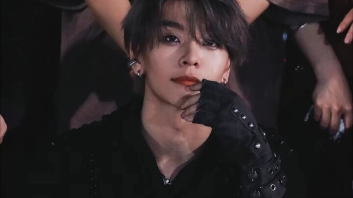 مجموعة مختارات تشا للاعب هه شينلونغ من فريق كوكب الأولاد 2