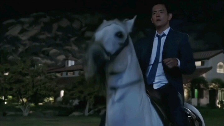 Chỉ có anh mới cưỡi ngựa ngầu đến mức khiến con gái hết giận được.