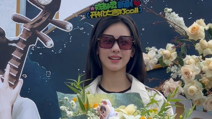 Cười ôm! Lần đầu tiên nghe diễn viên nói với fan: “Làm ơn đi các bạn” – cụ thể là chuyện gì, video n