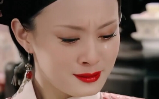 Actually, Huanhuan had already anticipated the “dripping snow” blood test long ago—so she dyed her n