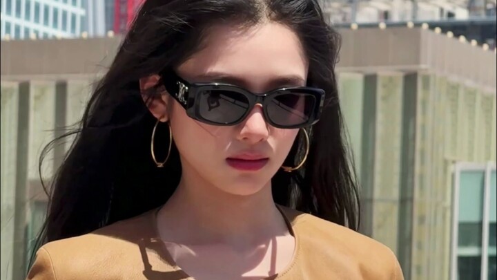 เซลีนน่าให้จางจิ้งอีถ่ายโฆษณาเพิ่มอีกหน่อยนะ