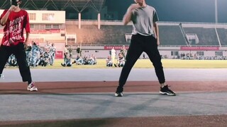 What is the experience of freshmen dancing in the street 2Franklin's work sweet dreams