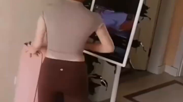 Gà: Tôi không ngờ mình có thể tập yoga trước khi chết