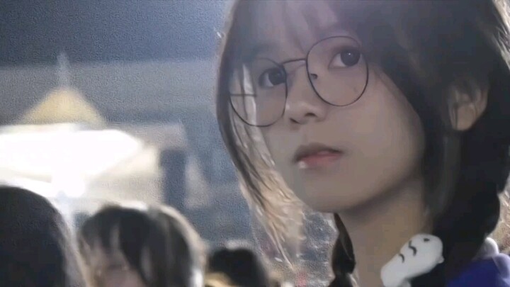 Cô nữ sinh trung học ngọt ngào, trong trẻo và dễ thương đã xuất hiện rồi nè hihi (*/∇＼*)